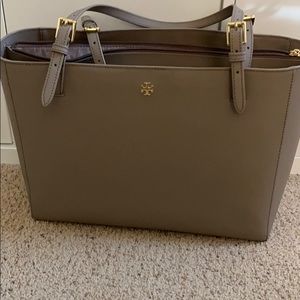 TORY BURCH EMERSON LARGE BUCKLE TOTE
